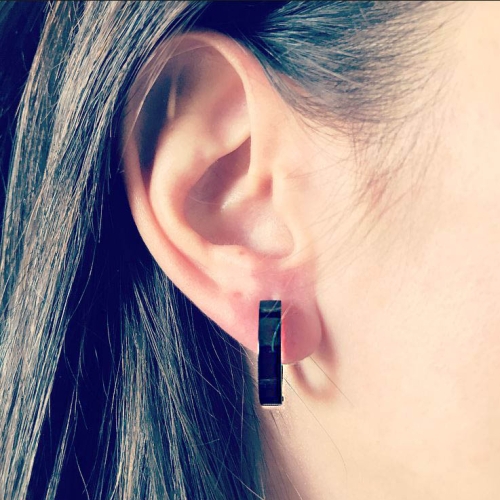 Cercei Huggie Hoop Rotund Negru